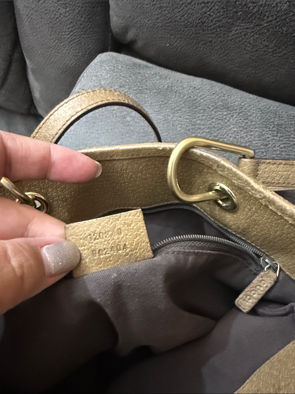 Gucci Tan GG Supreme Canvas Bucket Tote with Gold Hardware - Picture 10 of 10